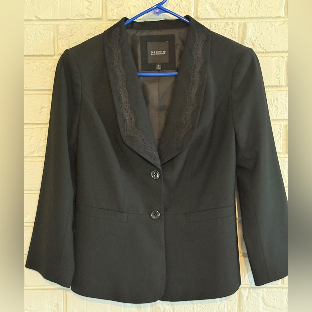 EUC The Limited Women's Black Blazer